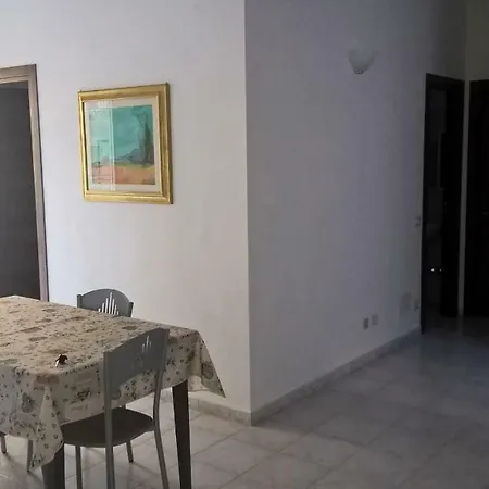 Casa vacanze In Centro A 100m Dal Mare Cirò Marina